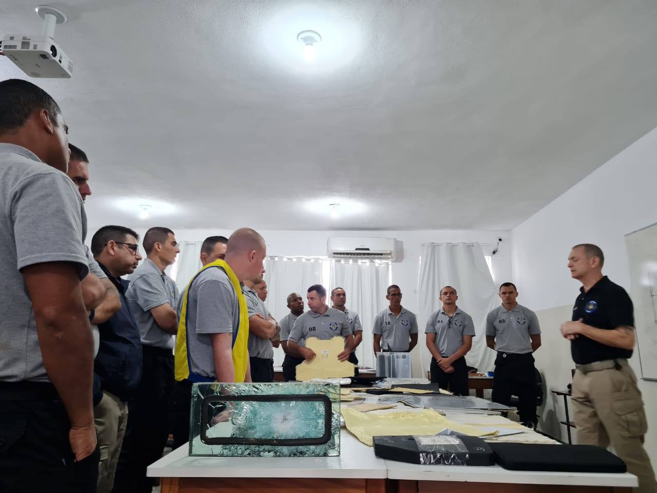 Curso de proteção de autoridades balistica forense