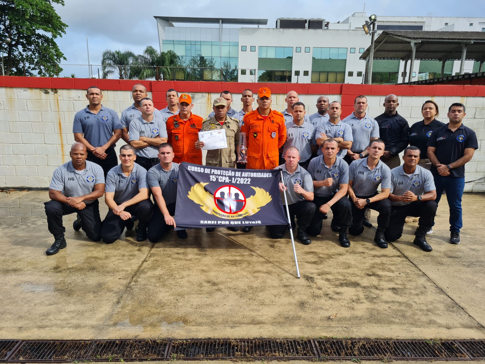 Curso de proteção de autoridades combate a incêndio ambiente confinado